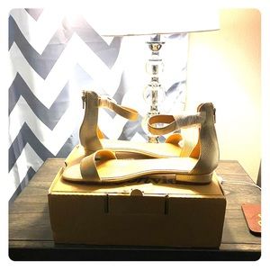 Gold Comfortview sandals